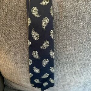 Jos A Banks Navy Paisley Silk Executive Tie